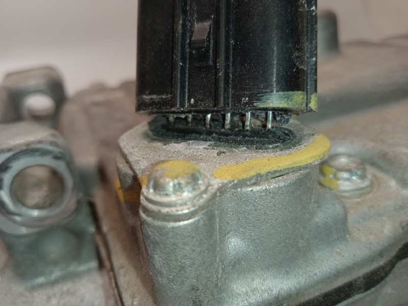 Recambio de compresor aire acondicionado para toyota yaris hybrid active referencia OEM IAM 0422001501  8837015010