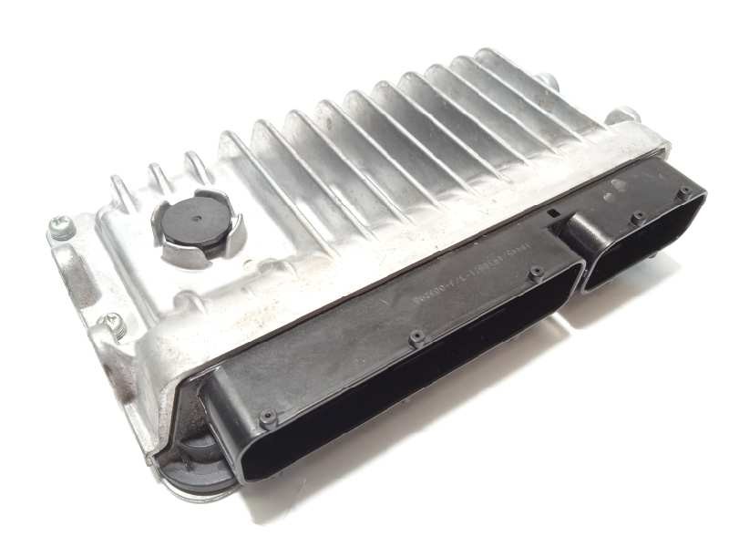 Recambio de centralita motor uce para toyota yaris hybrid active referencia OEM IAM 896610U710  MB2762007301