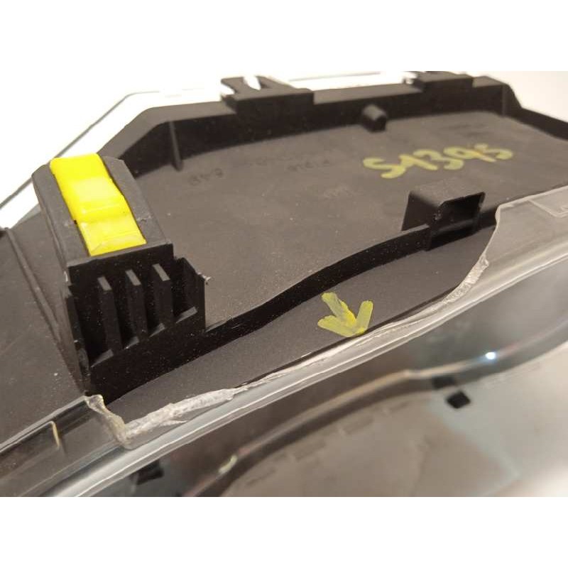 Recambio de cuadro instrumentos para toyota yaris hybrid active referencia OEM IAM 838000UM80  