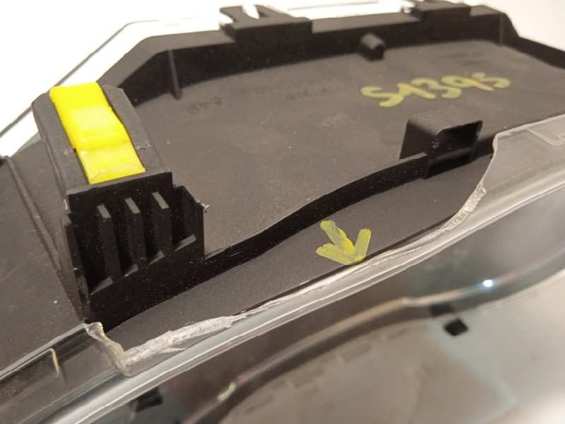 Recambio de cuadro instrumentos para toyota yaris hybrid active referencia OEM IAM 838000UM80  