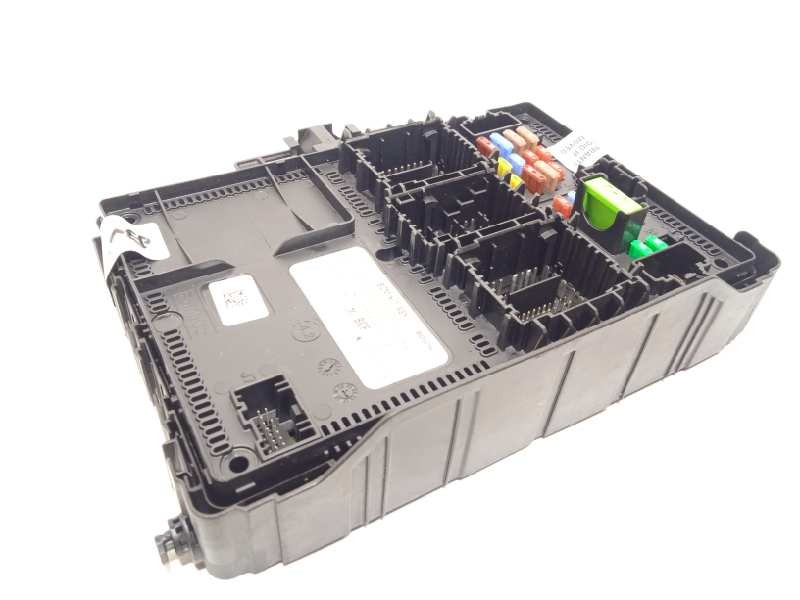 Recambio de caja reles / fusibles para ford kuga titanium referencia OEM IAM LX6T15604BCF  2473673