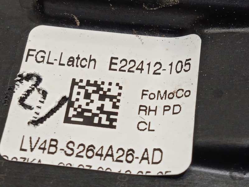 Recambio de cerradura puerta delantera derecha para ford kuga titanium referencia OEM IAM LV4BS264A26AD  2611079