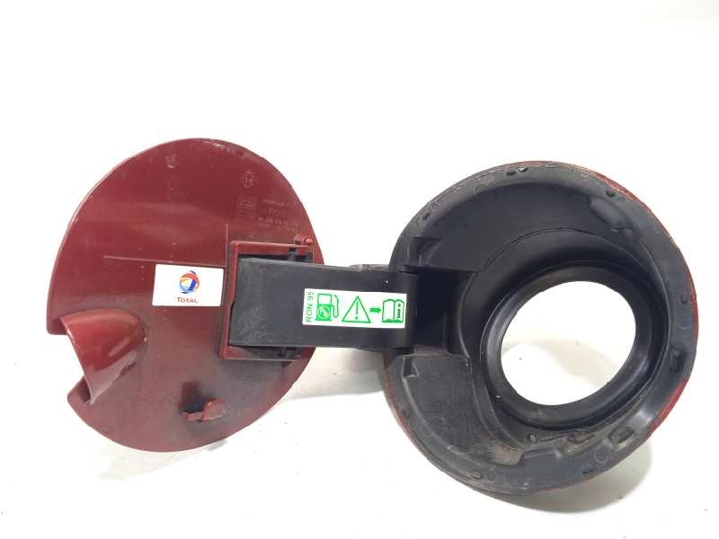 Recambio de tapa exterior combustible para peugeot 208 1.2 12v vti referencia OEM IAM 9673905980  
