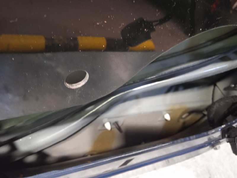 Recambio de puerta trasera izquierda para ford kuga titanium referencia OEM IAM 2525163  2628294