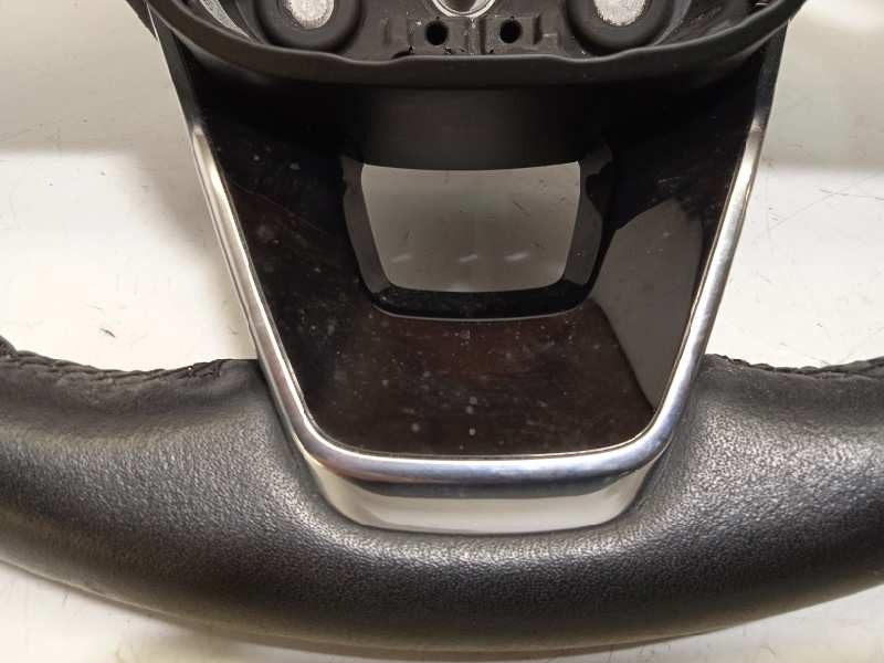 Recambio de volante para ford kuga titanium referencia OEM IAM LV4B3600DGB3ZHE  2553909