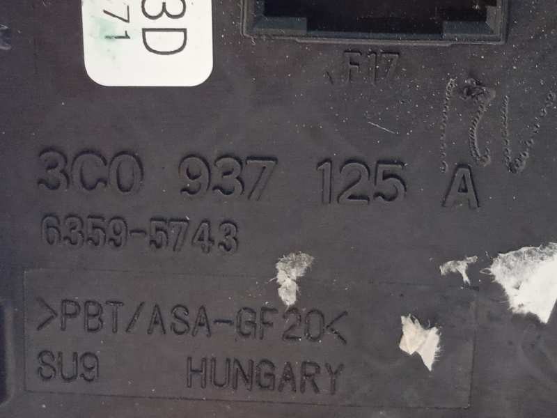 Recambio de caja reles / fusibles para audi q3 (8ug) attraction referencia OEM IAM 3C0937125A  