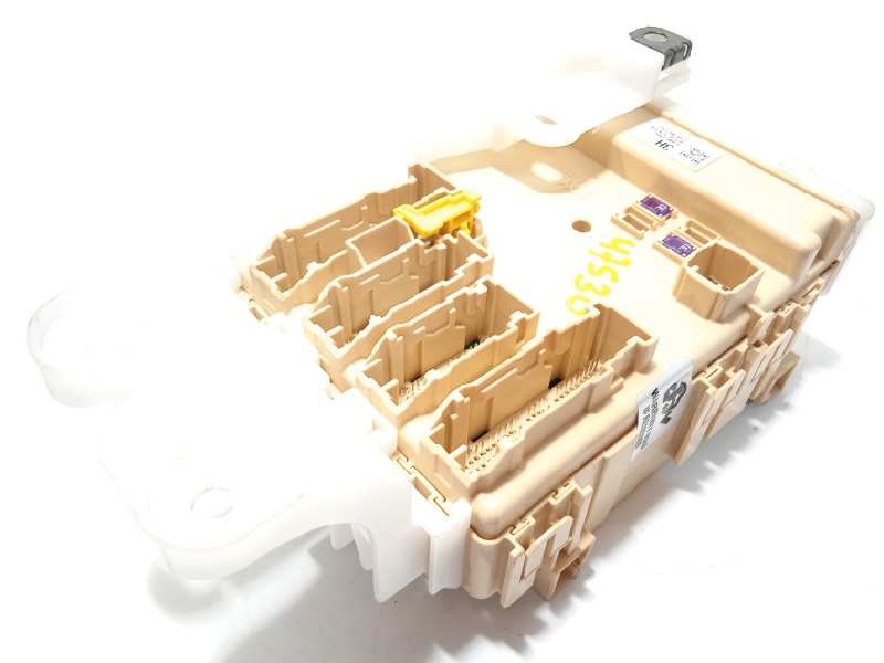 CAJA RELES / FUSIBLES 8273012X70A 