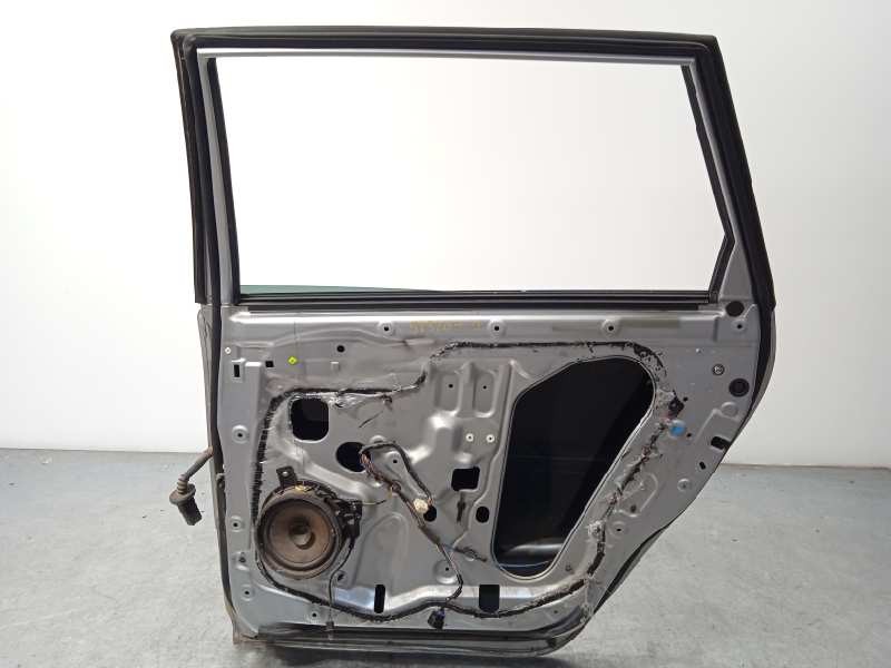 Recambio de puerta trasera derecha para mitsubishi grandis (na0w) 2.0 di-d cat referencia OEM IAM MN150856  