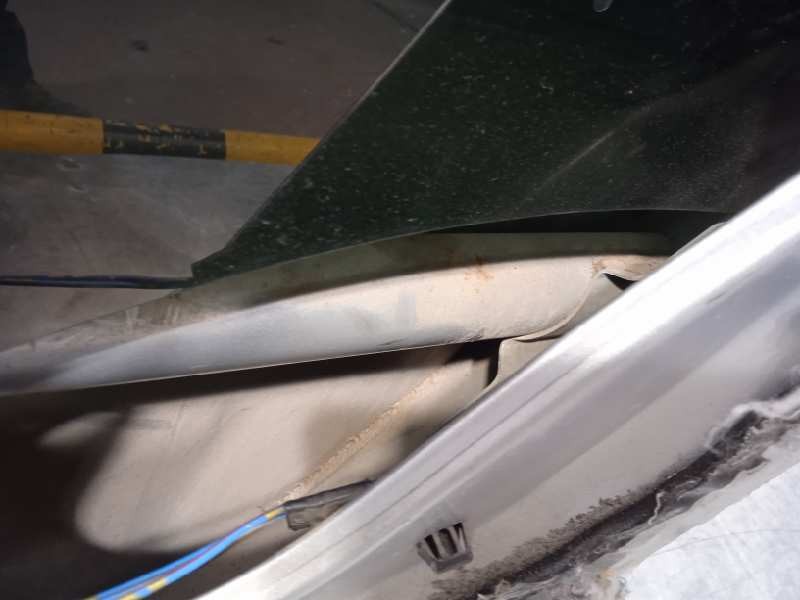 Recambio de puerta trasera derecha para mitsubishi grandis (na0w) 2.0 di-d cat referencia OEM IAM MN150856  