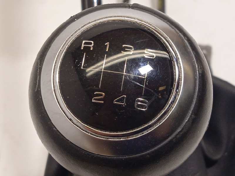 Recambio de palanca cambio para audi q3 (8ug) attraction referencia OEM IAM 5N0711049T  5N0711050A