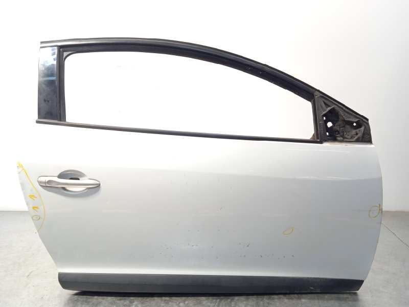 Recambio de puerta delantera derecha para renault megane iii coupe 1.5 dci diesel referencia OEM IAM 801005996R  801001645R