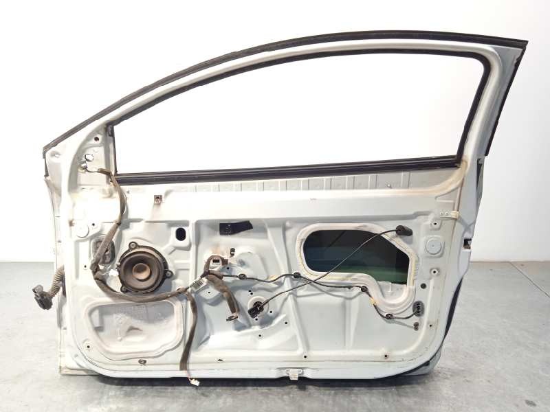 Recambio de puerta delantera derecha para renault megane iii coupe 1.5 dci diesel referencia OEM IAM 801005996R  801001645R