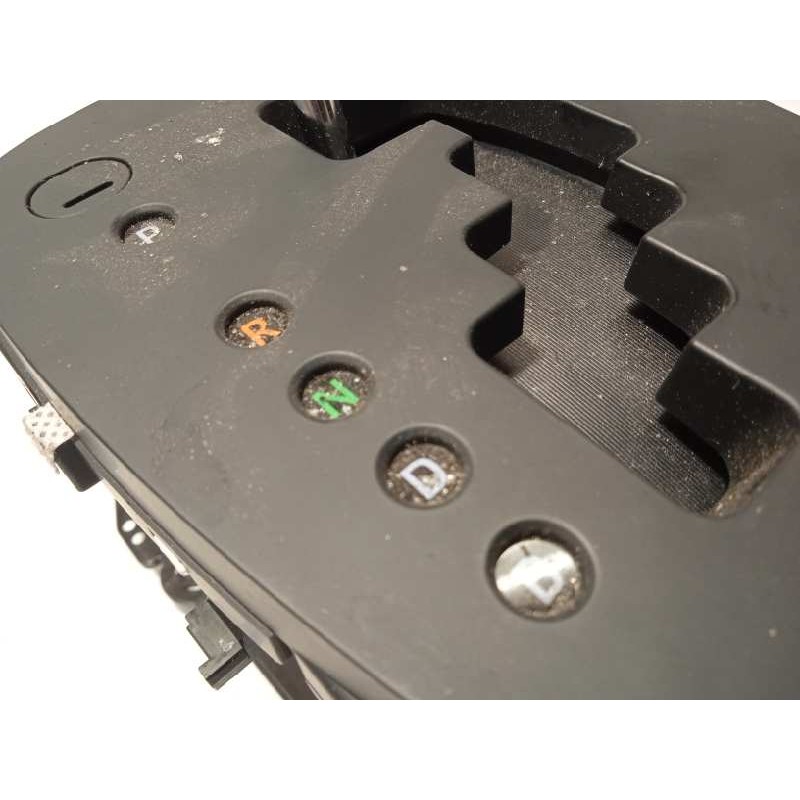 Recambio de palanca cambio para toyota yaris hybrid active referencia OEM IAM 3356052620  