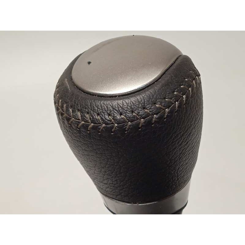 Recambio de palanca cambio para toyota yaris hybrid active referencia OEM IAM 3356052620  