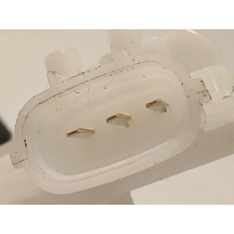 Recambio de cerradura maletero / porton para toyota yaris hybrid active referencia OEM IAM 6935002090  