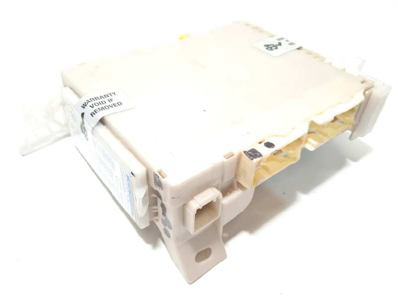 Recambio de modulo electronico para toyota yaris hybrid active referencia OEM IAM 8273052K40  