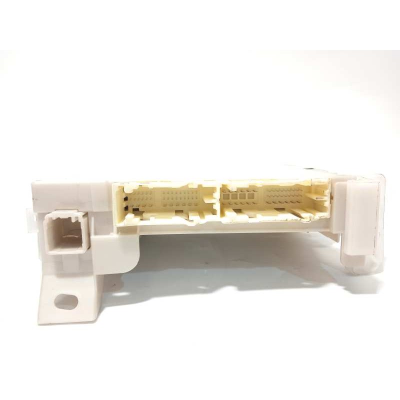 Recambio de modulo electronico para toyota yaris hybrid active referencia OEM IAM 8273052K40  