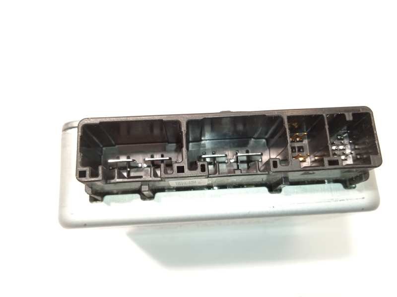 Recambio de centralita direccion para toyota yaris hybrid active referencia OEM IAM 896500D373  