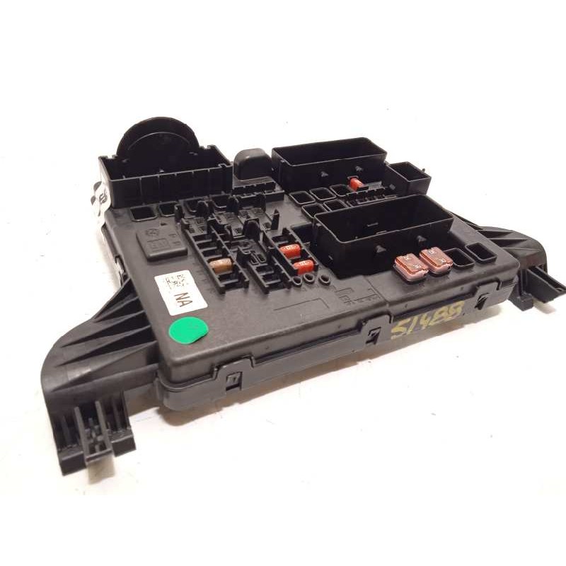Recambio de caja reles / fusibles para opel insignia berlina 2.0 16v cdti referencia OEM IAM 13277317  