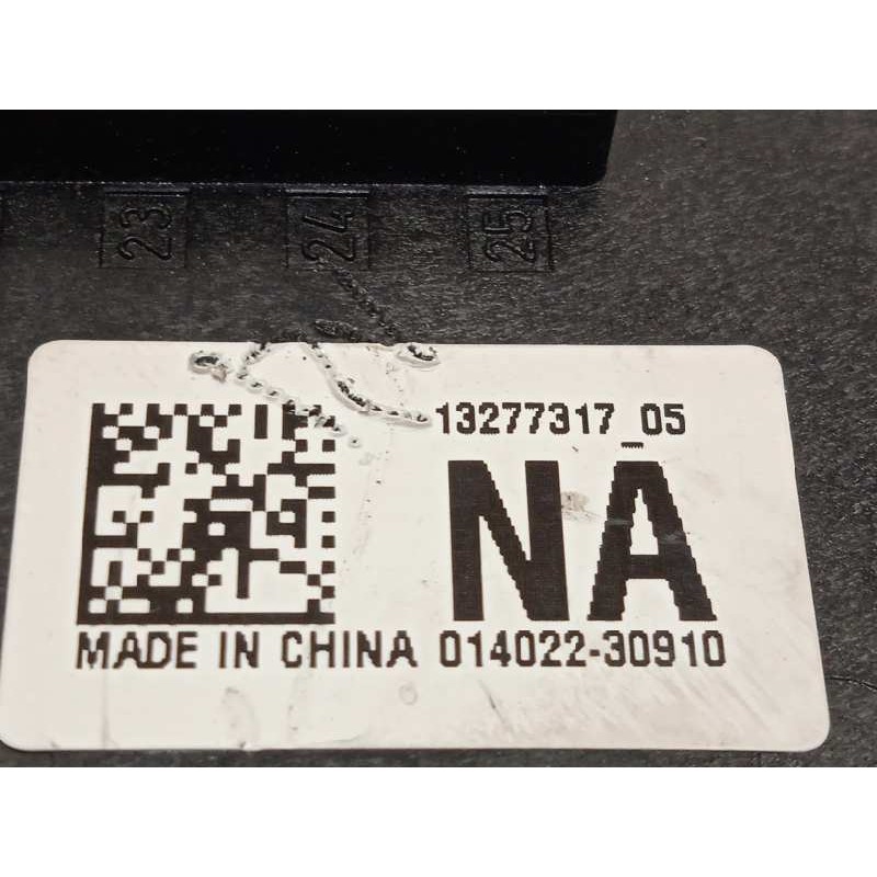 Recambio de caja reles / fusibles para opel insignia berlina 2.0 16v cdti referencia OEM IAM 13277317  