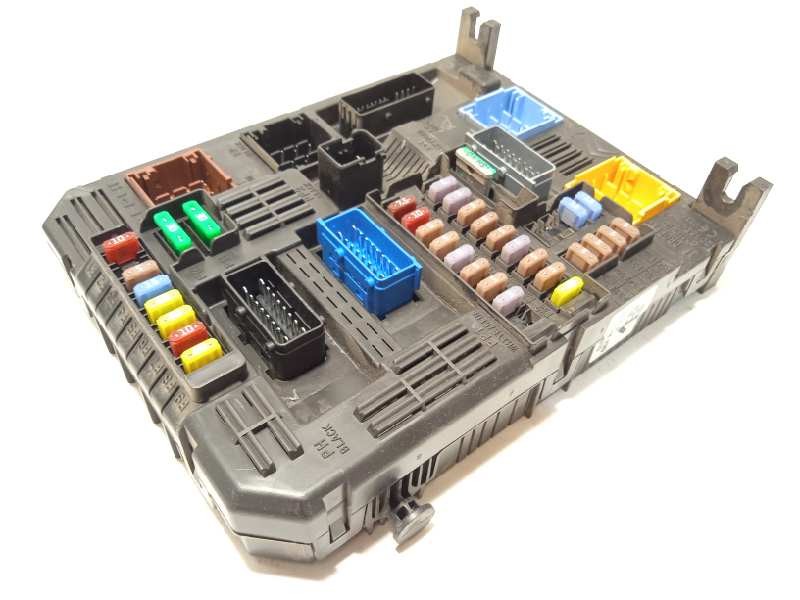 CAJA RELES / FUSIBLES 9819851380 28550133 1663368880