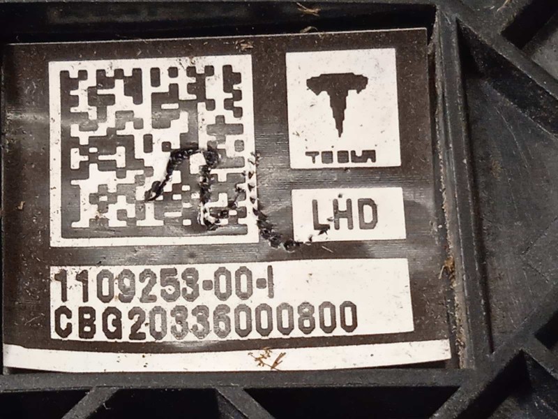 Recambio de embellecedor para tesla model 3 referencia OEM IAM 110925300I  