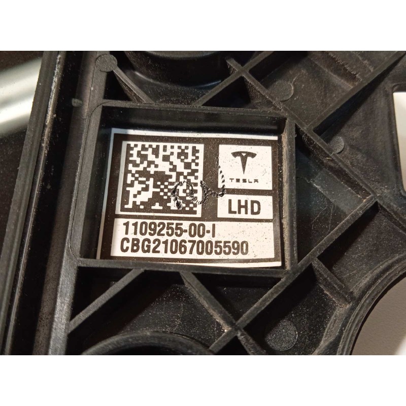 Recambio de embellecedor para tesla model 3 referencia OEM IAM 110925500I  