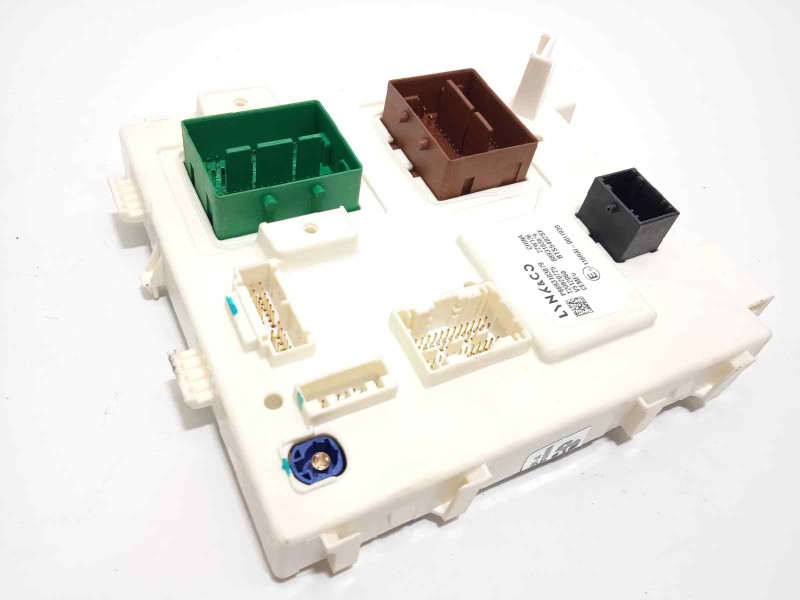 Recambio de centralita confort para lynk&co lynk & co 01 1.5 phev referencia OEM IAM 8893103879  P8893103879