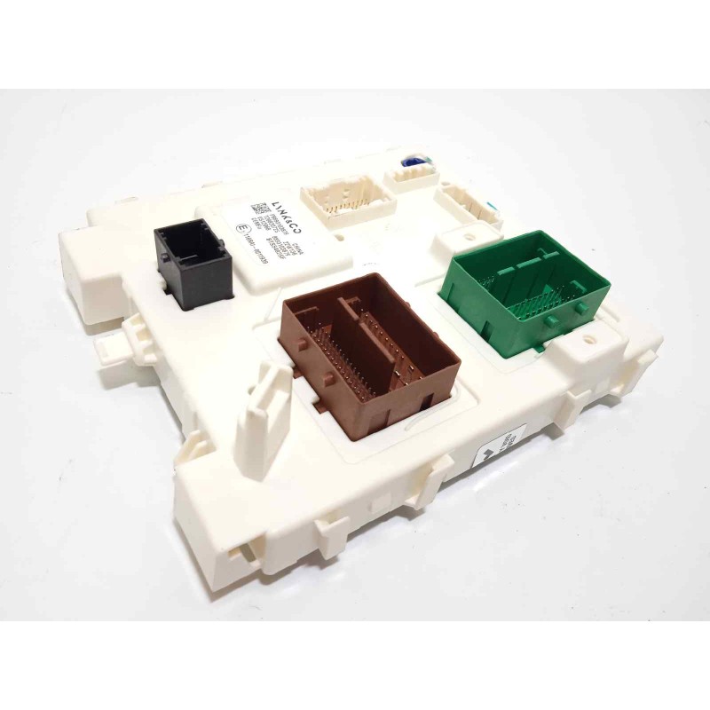 Recambio de centralita confort para lynk&co lynk & co 01 1.5 phev referencia OEM IAM 8893103879  P8893103879