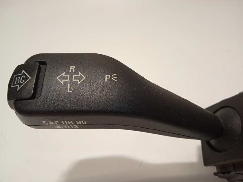 Recambio de mando intermitentes para bmw x3 (e83) 2.0d referencia OEM IAM 61318376443  61318377488