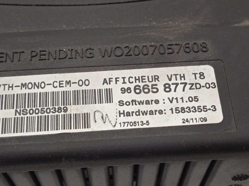 Recambio de pantalla multifuncion para peugeot 5008 sport pack referencia OEM IAM 96665877ZD  6593K2