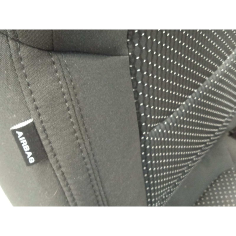 Recambio de asiento delantero derecho para auto union deliver 9 2.0 referencia OEM IAM C00368322  