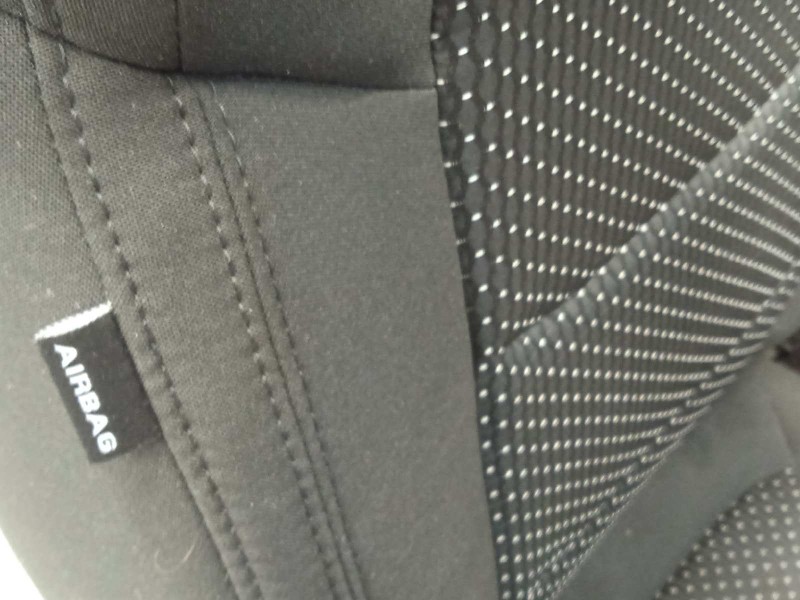 Recambio de asiento delantero derecho para auto union deliver 9 2.0 referencia OEM IAM C00368322  