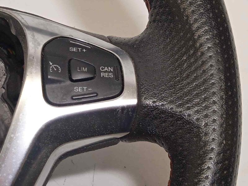 Recambio de volante para ford transit courier trend referencia OEM IAM HT763600HA35B8  2116478