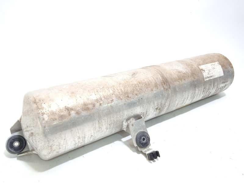 Recambio de acumulador suspension neumatica para porsche panamera 4 s referencia OEM IAM 97035815503  