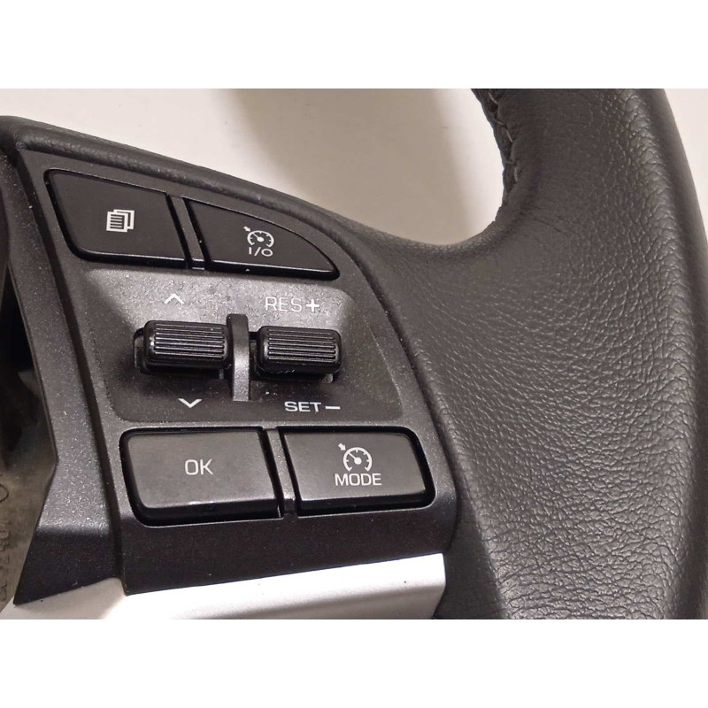 Recambio de volante para hyundai tucson referencia OEM IAM 56100D7AP0TRY  309246881BCH