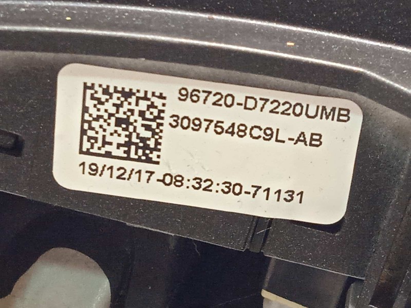 Recambio de volante para hyundai tucson referencia OEM IAM 56100D7AP0TRY  309246881BCH