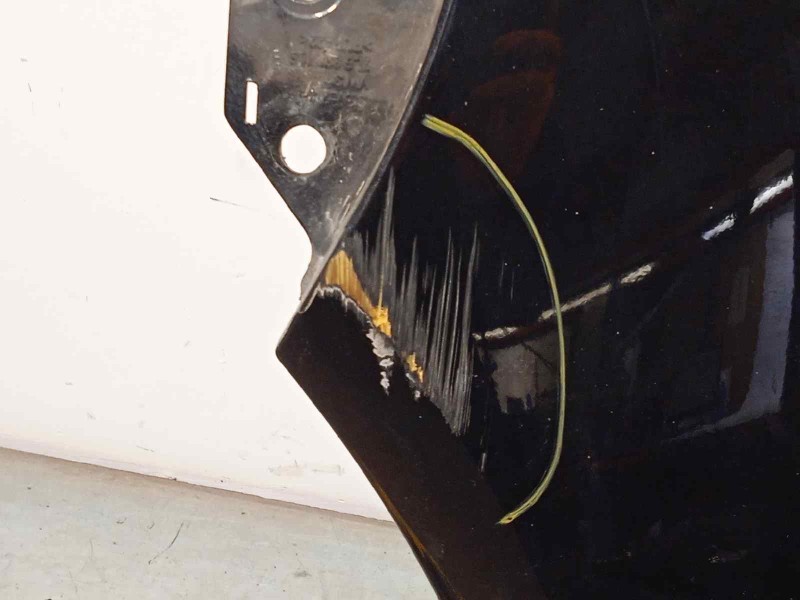 Recambio de aleta delantera izquierda para volkswagen touareg (7la) tdi r5 referencia OEM IAM 7L6821101K  