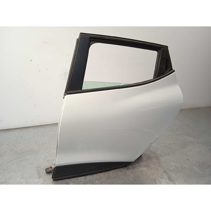 Recambio de puerta trasera izquierda para renault clio iv 1.5 dci diesel fap referencia OEM IAM 821016892R  