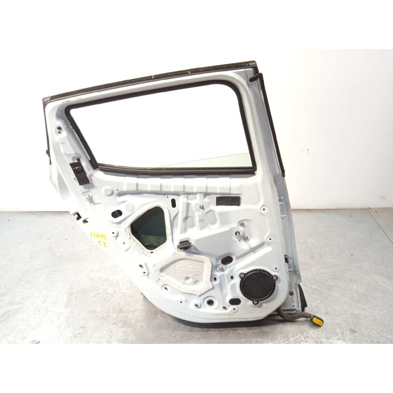 Recambio de puerta trasera izquierda para renault clio iv 1.5 dci diesel fap referencia OEM IAM 821016892R  
