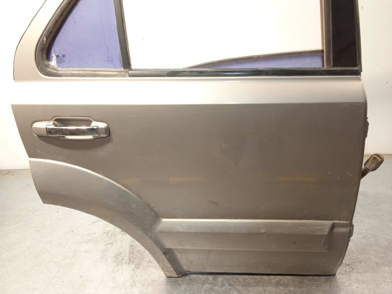 Recambio de puerta trasera derecha para kia sorento 2.5 crdi cat referencia OEM IAM 770043E111  