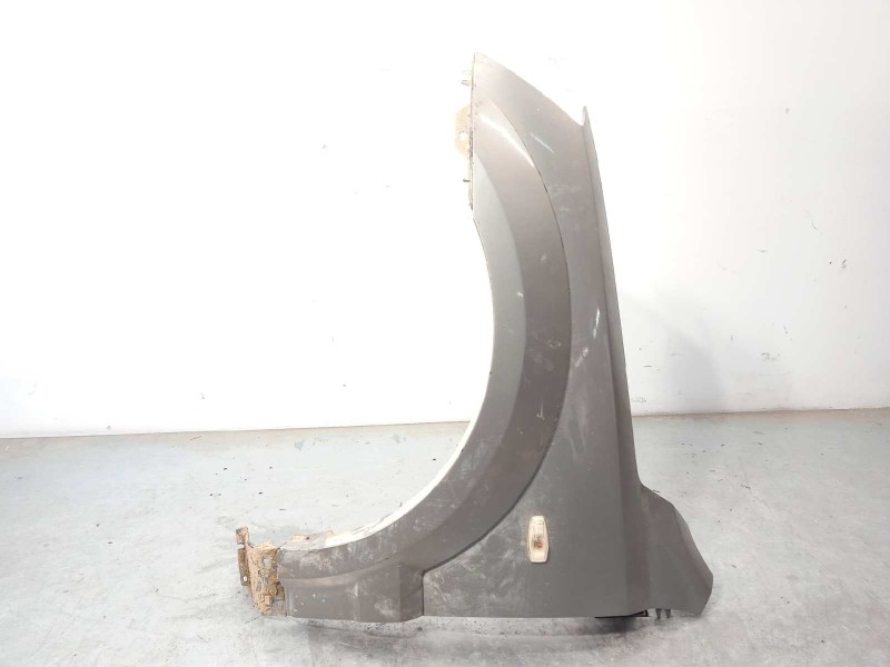 Recambio de aleta delantera izquierda para kia sorento 2.5 crdi cat referencia OEM IAM 663113E141  