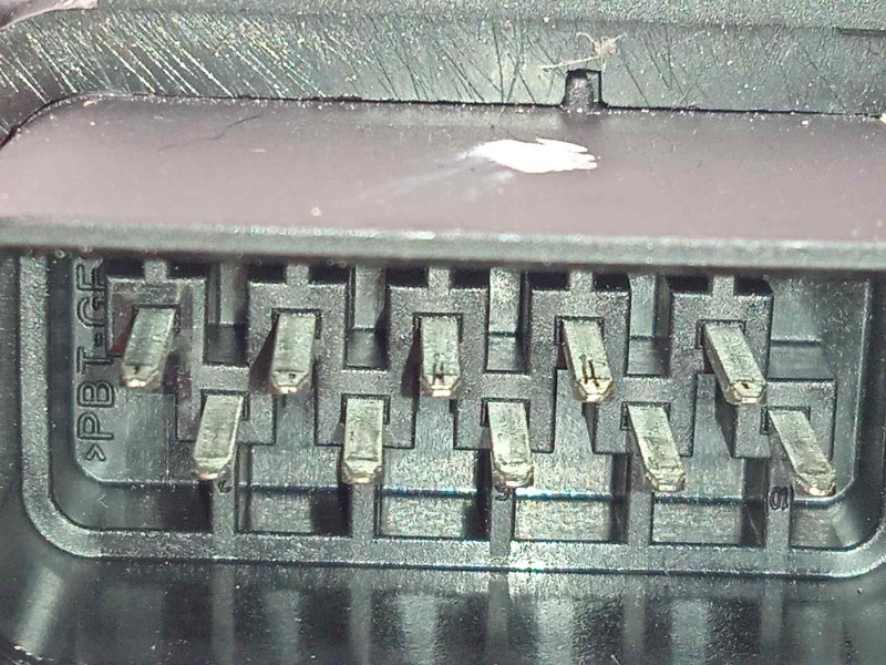 Recambio de cerradura puerta delantera derecha para volvo xc70 2.4 diesel cat referencia OEM IAM 31253674  