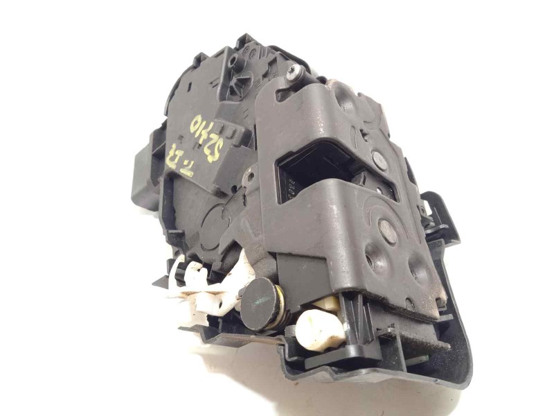 Recambio de cerradura puerta trasera izquierda para volvo xc70 2.4 diesel cat referencia OEM IAM 31253667  