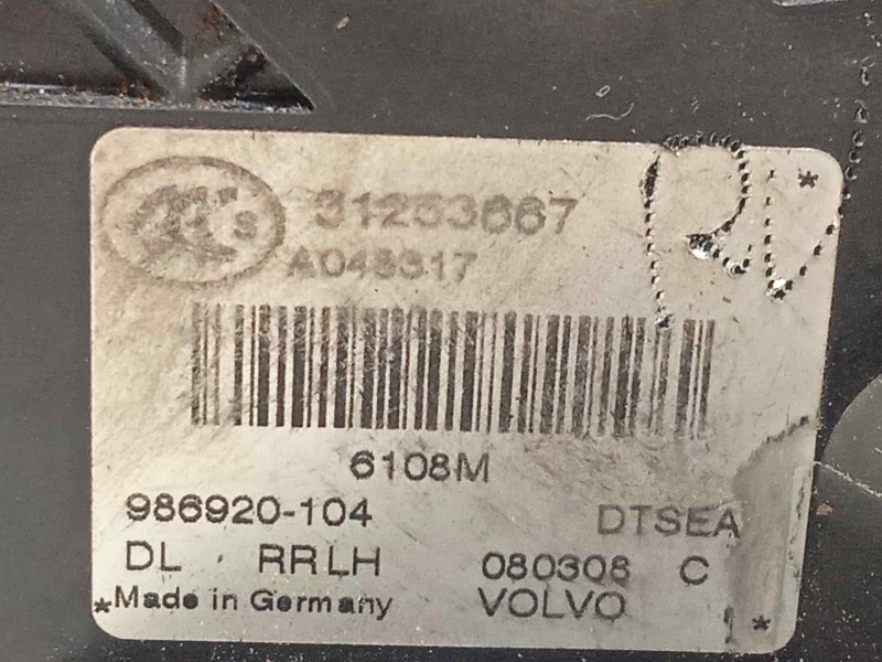 Recambio de cerradura puerta trasera izquierda para volvo xc70 2.4 diesel cat referencia OEM IAM 31253667  