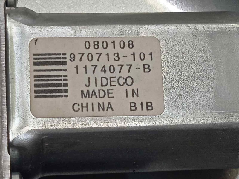 Recambio de elevalunas delantero izquierdo para volvo xc70 2.4 diesel cat referencia OEM IAM 30661065  