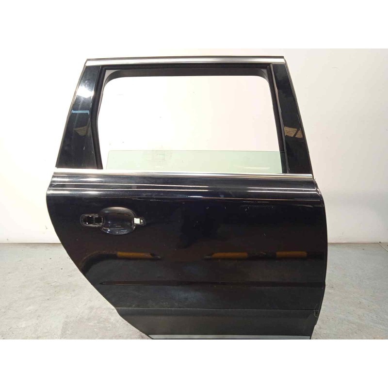 Recambio de puerta trasera derecha para volvo xc70 2.4 diesel cat referencia OEM IAM 32228897  