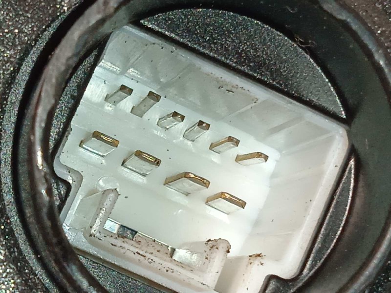 Recambio de cerradura puerta delantera izquierda para lexus es 300h referencia OEM IAM 6904048110  