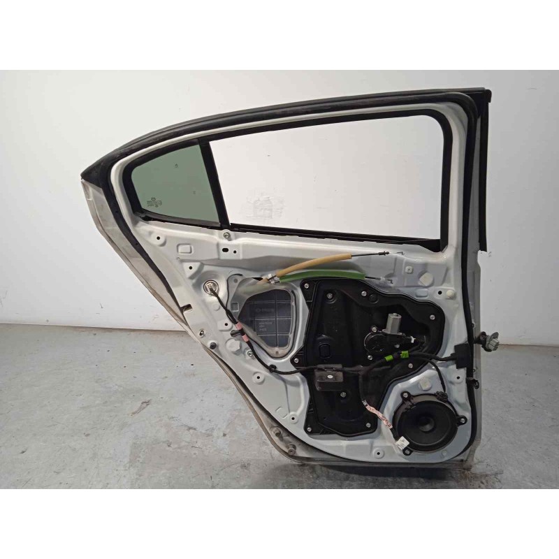 Recambio de puerta trasera izquierda para mazda 3 lim. () 2.2 turbodiesel cat referencia OEM IAM BHY07302XF  