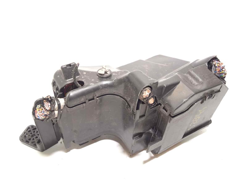 Recambio de caja reles / fusibles para mazda 3 lim. () 2.2 turbodiesel cat referencia OEM IAM G46C675X0  